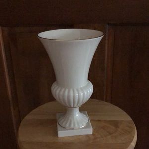 Lenox 9 inch Ardmore Collection vase